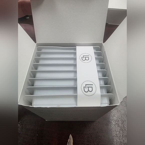 NWT - Lorde + Belle HydraPure Mask (Box Of 8) - Picture 4 of 7